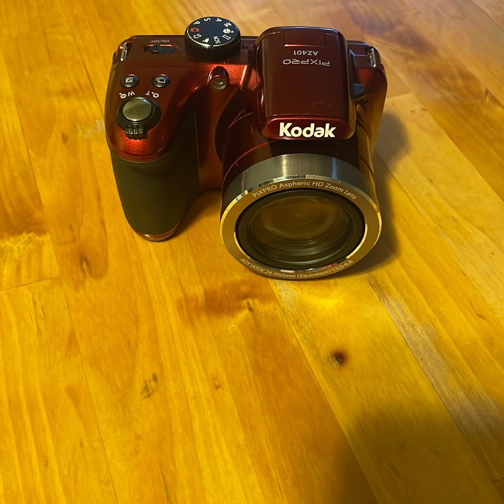 Kodak pixpro AZ401 .